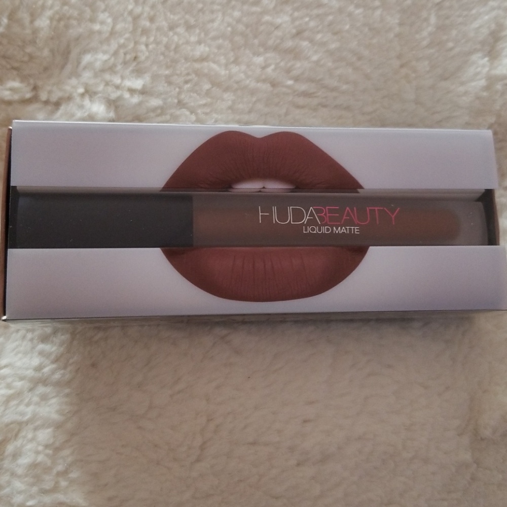 BNIB Authentic HUDA Liquid Matte Lipstick (FLIRT)